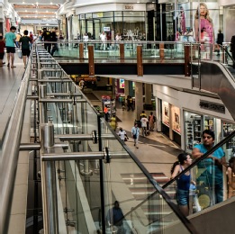 60% Polaków odwiedziło już centra handlowe