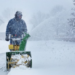 Praca w sezonie zimowym – jakie obowiązki spoczywają na pracodawcy?