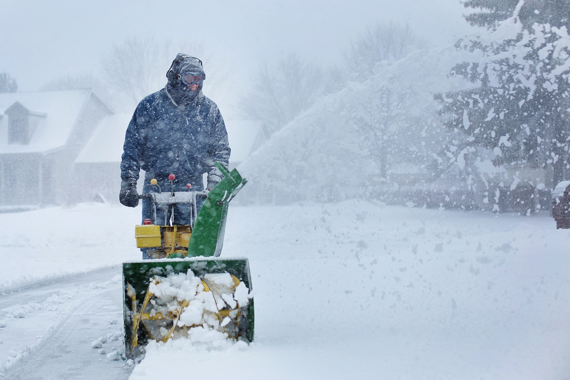 Praca w sezonie zimowym – jakie obowiązki spoczywają na pracodawcy?